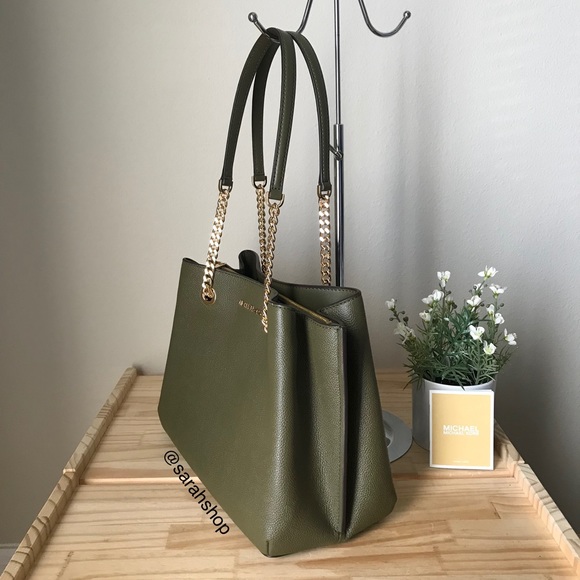 🌼Michael Kors Purse - Picture 4 of 11